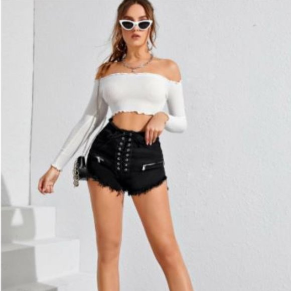 Grommet Lace-up Zip Detail Raw Hem Denim Shorts - Picture 3 of 4